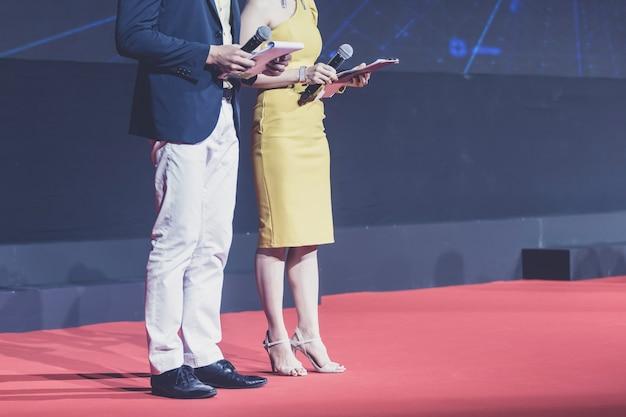 "Indicações ao Oscar 2025: Jantar Pré-Cerimônia Reúne Estrelas e Celebra a Resiliência da Indústria Cinematográfica"