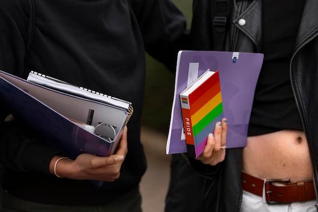 Crescimento de 200% em Serviços Jurídicos Pro Bono para Direitos LGBTQ+: O Que Revela o Novo Relatório da Thomson Reuters Foundation?