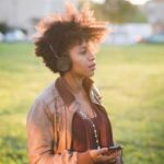 "Artistas Negros que Transformaram a Indústria Musical: Reflexões sobre Conquistas e Legados no Mês da História Negra"