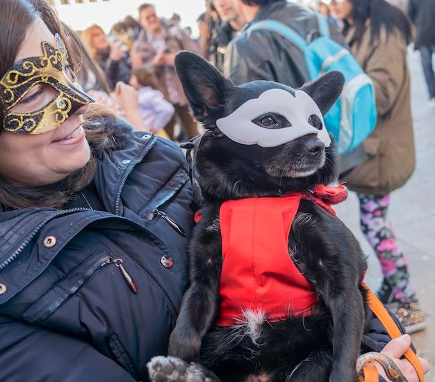 "Darklands: Como o Festival de Fetiches em Antuérpia Está Transformando a Cultura LGBTQIA+ e Promovendo a Saúde e o Bem-Estar"