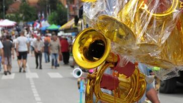 "Sambarrasta: A Banda Pernambucana que Promete Revolucionar o Carnaval com uma Mistura de Ritmos"