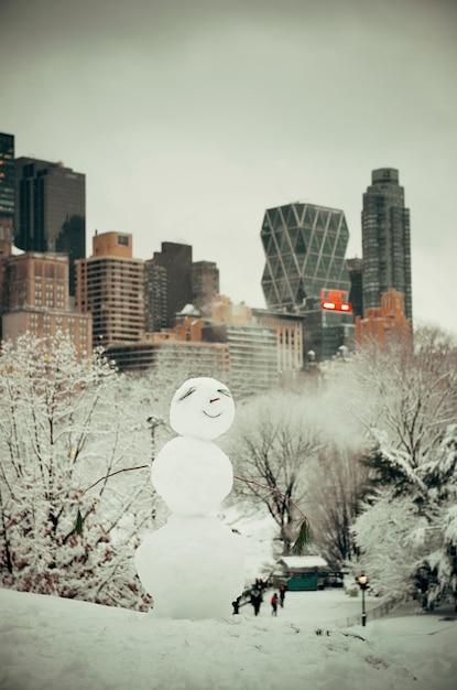 "Inverno em Denver: Como as Temperaturas Extremas e a Precipitação Abaixo da Média Moldaram a Estação de 2023"