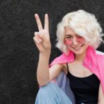 "Millie Bobby Brown Responde a Críticas sobre sua Aparência e Revela Possível Papel como Britney Spears"