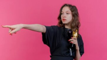"Ariana Grande e Cynthia Erivo: O que esperar da apresentação no Oscar 2025 após polêmica sobre performances musicais?"