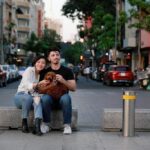"Andrew Garfield e Monica Barbaro: O que a aparição discreta no Oscar 2025 revela sobre o novo romance?"