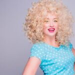 "Desafios e Conquistas: A Trajetória de Vương Tịnh Văn, Pioneira do Drag no Vietnã"