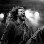"Como a Rejeição Transformou Canções Icônicas em Sucessos: 10 Histórias Surpreendentes da Indústria Musical"