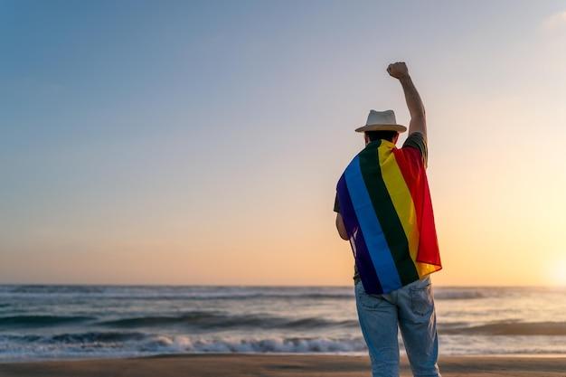 "Como o Projeto de Lei 100 em Lake Worth Beach Pode Impactar a Celebração do Orgulho LGBTQ+ e a Liberdade de Expressão"