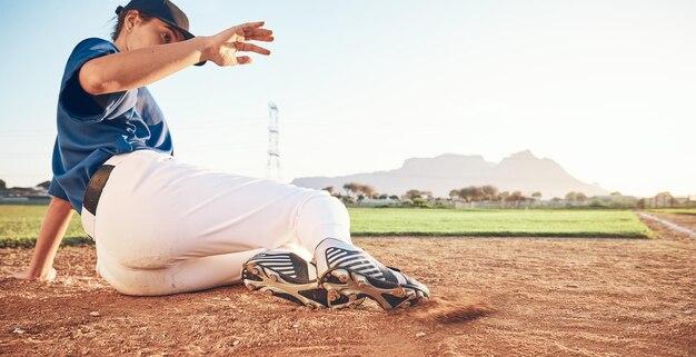 "Como o Time de Softball da Universidade de Jamestown Superou Desafios e Alcançou uma Sequência de Vitórias Imparável?"