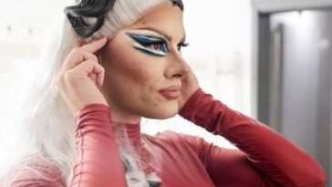 "Novo Documentário 'Dear Viv' Revela a Vida e Legado da Drag Queen The Vivienne: O Que Esperar?"