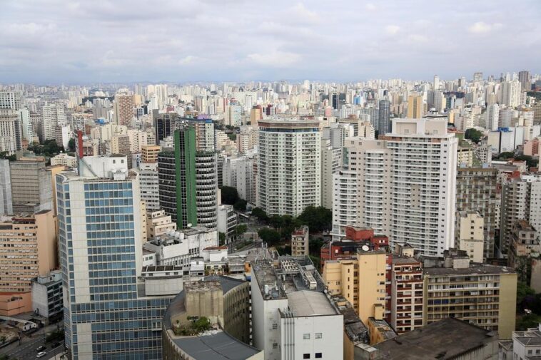 "Queda de 28% nos Roubos de Celulares Durante o Carnaval de São Paulo: O Que Mudou nas Estratégias de Segurança?"