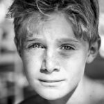 "Como 'A Nice Indian Boy' Reflete os Desafios da Aceitação Familiar na Comunidade LGBTQ+"