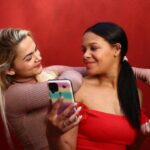 "Documentário sobre Anitta revela desafios pessoais e a busca por autoconhecimento; o que esperar de 'Larissa: O Outro Lado de Anitta'?"