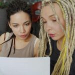 "Beyoncé Surpreende Tia Mowry com Performance Nostálgica em Evento: O Que Isso Revela Sobre a Conexão entre as Artistas?"