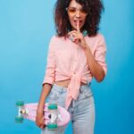 "Gloria Groove Revela Inspirações e Desafios em Sua Nova Personagem na Novela Garota do Momento"