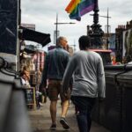 "Fechamento do Bar This Is It!: O Legado de um Ícone da Comunidade LGBTQ+ em Milwaukee e os Desafios Enfrentados por Estabelecimentos do Setor"