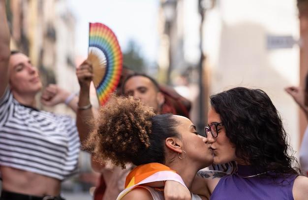 "Controvérsia em Gijón: A 'Santina Antifascista' e o Conflito entre Feminismo e Tradição Religiosa"