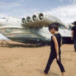 "Remoção do Enola Gay do Pentágono: O que a exclusão de símbolos históricos revela sobre a reavaliação da memória militar nos EUA?"