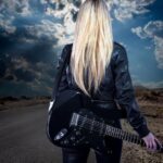"Aarón Valle e o impacto de 'Escándalo no escuro': como o novo álbum redefine a cena musical na Galícia"
