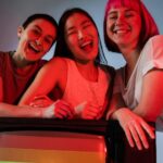 "Fim do Romance entre Guto e Vinícius em 'Garota do Momento': O Que Isso Revela Sobre a Representação LGBTQIA+ na Televisão Brasileira?"