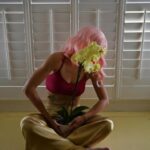 "Lady Gaga Revela Luta Contra a Psicosis e Impacto na Carreira: Um Olhar Sobre Saúde Mental na Indústria Musical"