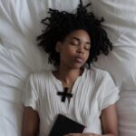 "Como Kim Jayde Equilibra Estilo de Vida Vibrante com Espiritualidade e Autenticidade: Um Olhar Sobre Suas 'Noites de Beyoncé'"