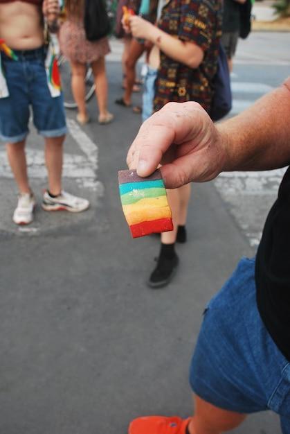 "Intensificação da Fiscalização sobre Poppers nos EUA: O Impacto da Decisão da FDA na Comunidade LGBT"