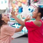 "Como o Lançamento de 'The Electric State' em São Paulo Uniu Millie Bobby Brown e Pabllo Vittar em um Evento Inédito"