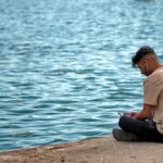 "Como Sarita Vitte, a 'bicha do leque', transforma desafios naturais em mensagens de esperança e amor no Acre"