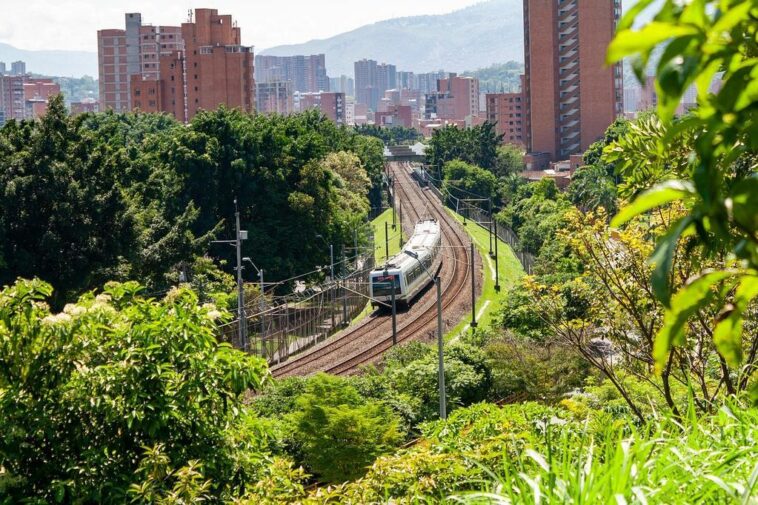 Shakira Anuncia Shows em Medellín: O Que Esperar da Turnê 'Las Mulheres Já Não Lloram'?