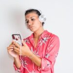 "Como Bibi Babydoll Superou Anitta em Ouvintes no YouTube e o Que Isso Revela sobre o Funk Brasileiro no Cenário Global"