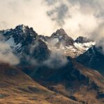 "Reações Hilárias e Sarcásticas: O Que os Fãs Estão Dizendo Sobre 'Twilight Zone', a Nova Faixa de Ariana Grande?"