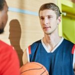 "Preocupações de Cameron Brink sobre a contratação de jogadores masculinos para treinos da WNBA: o que está por trás da polêmica?"