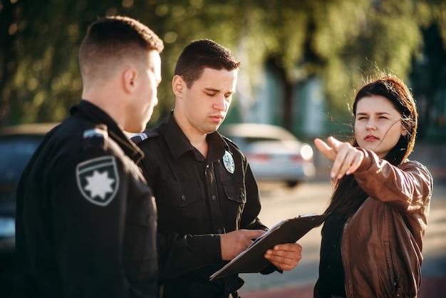 "Auditoria Revela Má Conduta em Força Policial: Detalhes de Mensagens Discriminatórias em Grupo de WhatsApp"