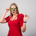 "Jenny McCarthy Revela Segredos da 13ª Temporada de 'The Masked Singer' e Surpresas para os Fãs"
