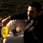 "Bradley Riches Responde a Ataques Online: O Impacto da Inclusão e da Representatividade em Emmerdale"