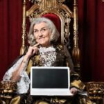 "Morte de The Vivienne: Investigação Revela Impactos do Uso de Substâncias na Saúde Mental de Artistas LGBT"