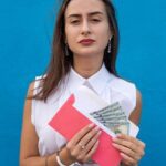 "Anitta Reflete sobre Fama e Felicidade: O Que Realmente Aprendeu com o Sucesso e os Procedimentos Estéticos?"