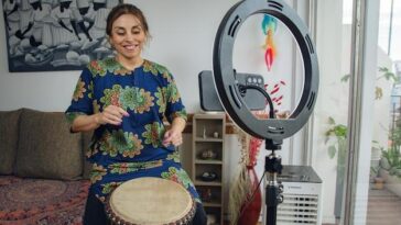 "Anitta e a Nova Era Musical: Como Instrumentos Terapêuticos Estão Transformando Sua Abordagem Artística"