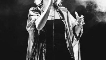 "Colaboração Inédita: O Que Impediu Madonna, Barbra Streisand e Bette Midler de Juntarem Forças em 1993?"