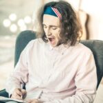 "Conflito de Identidades: Como um Prefeito de Washington Desafiou Normas e Gerou Debate sobre Direitos LGBT"