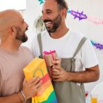"A trajetória de Klea Pineda: como a jovem atriz transformou seu aniversário em um manifesto de amor e aceitação na comunidade LGBTQIA"