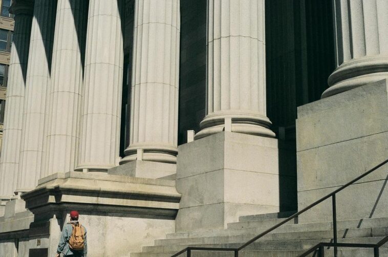 "Liberdade de Expressão ou Intolerância? O Papel Controverso de Líderes Religiosos em Debates Públicos em Minneapolis"