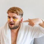 "Ricky Martin e a Realidade da Imperfeição: Como a Acne Desafia Padrões de Beleza na Indústria da Música"