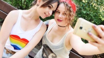"Março Musical: Novos Álbuns de Lucy Dacus e OHYUNG Abordam Amor e Identidade na Comunidade LGBTQ+"