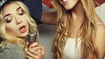 "Jessica Simpson Revela Desafios e Transformações na Indústria Musical dos Anos 90 em Nova Entrevista"