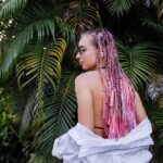 "Transformações Capilares: O Que o Novo Corte de Cabelo de Rihanna Revela Sobre as Tendências de Primavera entre Celebridades"