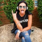 "Quem será o próximo artista latino a brilhar no Coachella 2025 após a saída de Anitta?"