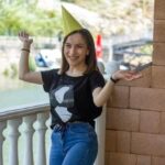 "Anitta Celebra Aniversário com Festas Temáticas e Ritual Hindu: O Que Está por Trás das Comemorações?"