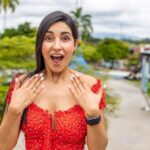 "Anitta Celebra 32 Anos com Festas Temáticas e Conexão com a Comunidade: O Que Esperar dos Eventos?"
